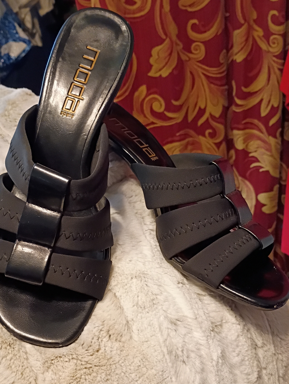 Moda Black Multi-Strap Slide Heels